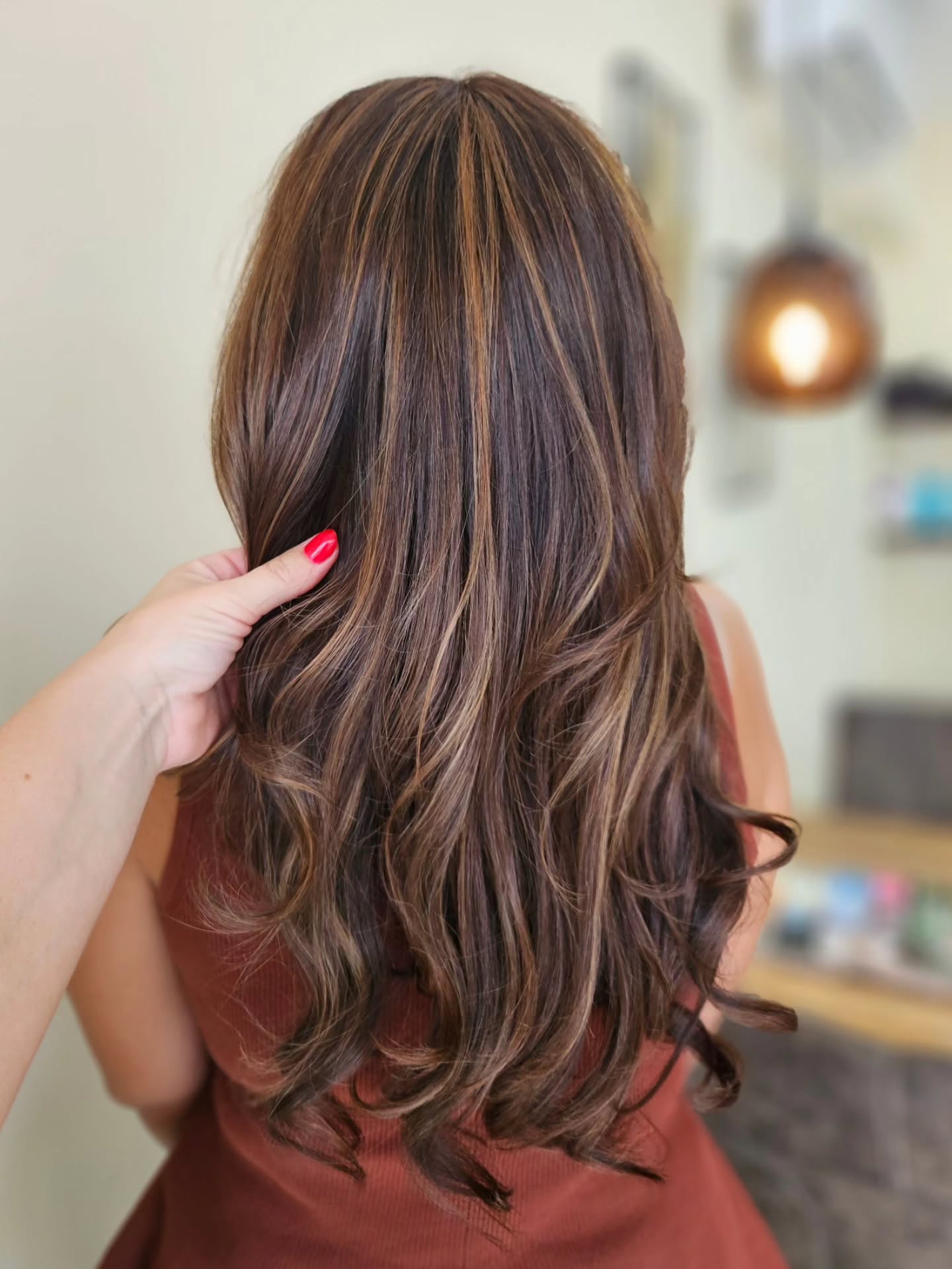 Zacht brunette highlights – mooi resultaat bij Hair by Jessica